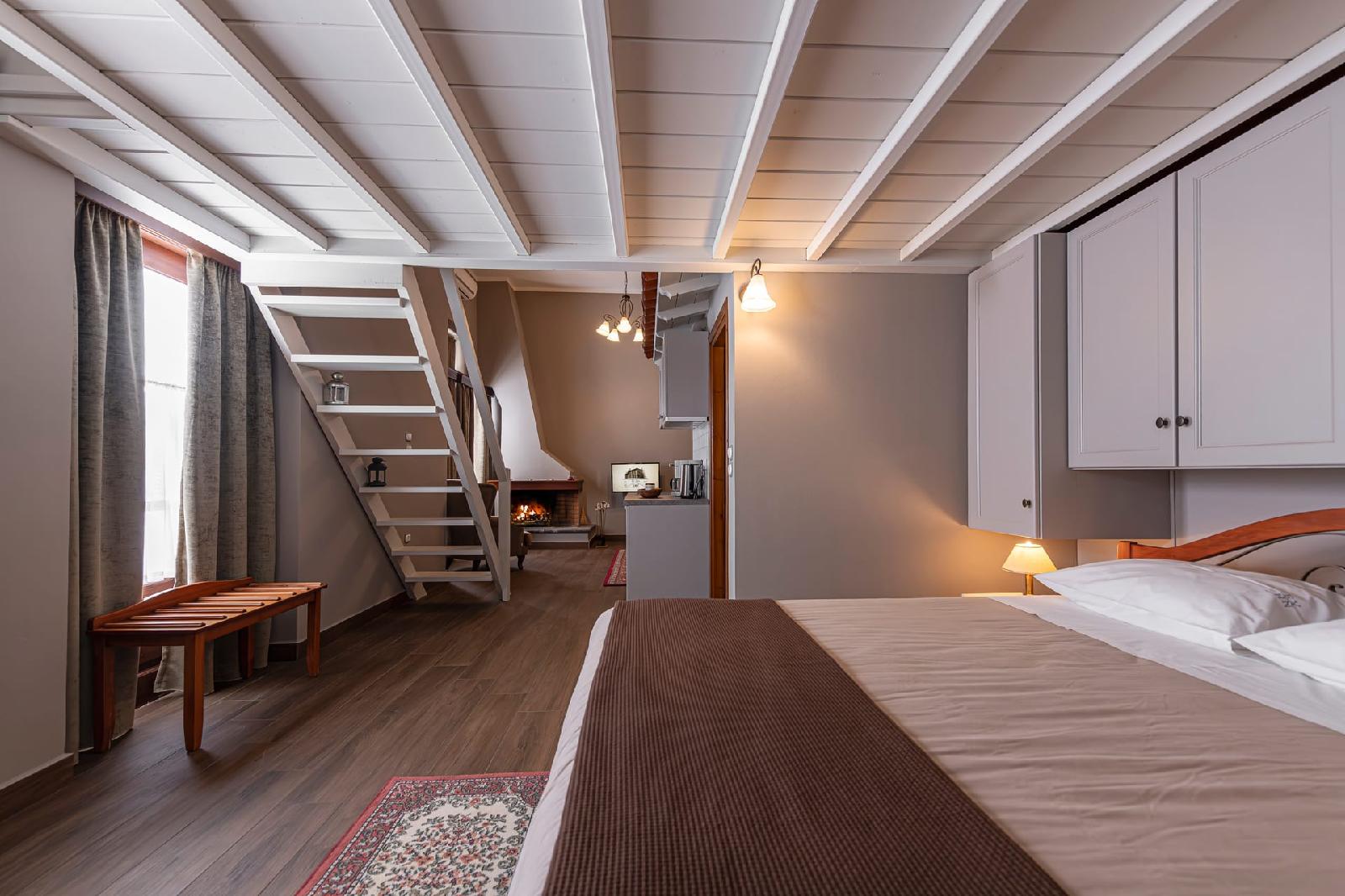 Ef Zin Studios & Suites Hotel