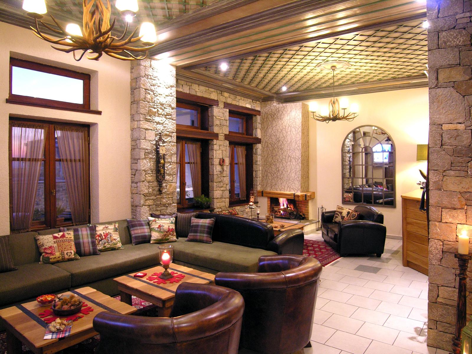 Ef Zin Studios & Suites Hotel
