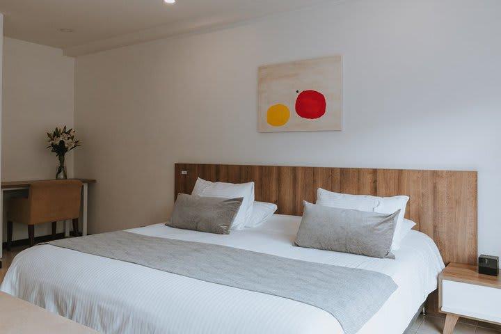 Travelers Orange Suites