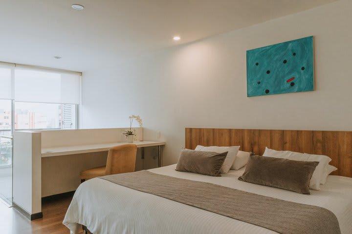 Travelers Orange Suites