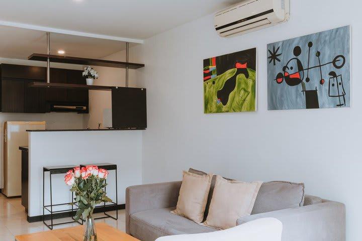 Travelers Orange Suites