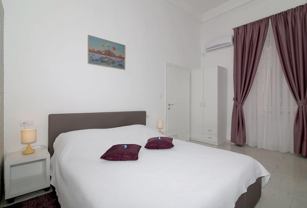 Apartments Nerio