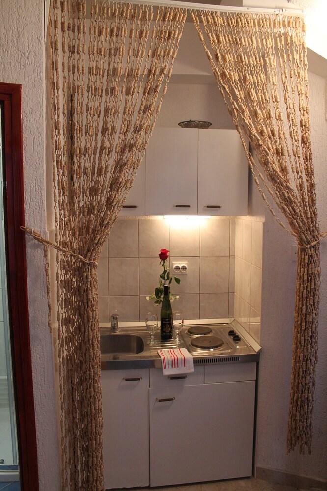 Apartments Nerio