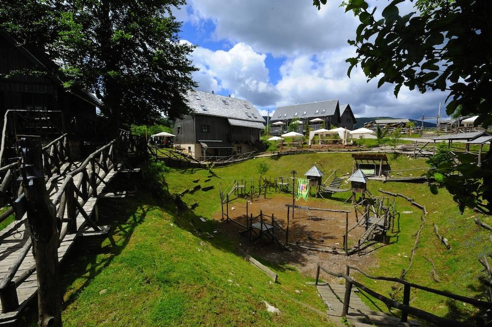 Ethno Houses Plitvica Selo