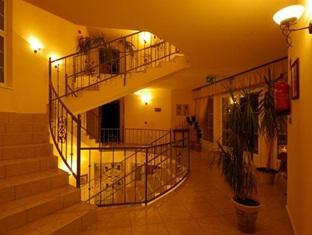 Xavin Wellness Hotel