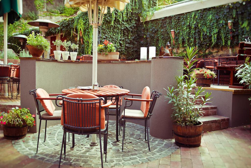 Oliva Hotel