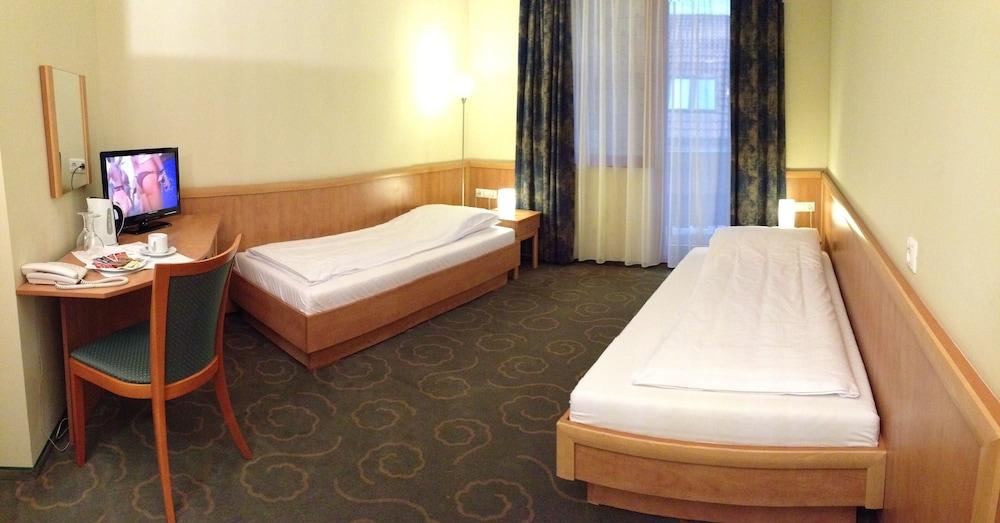 Semiramis Hotel