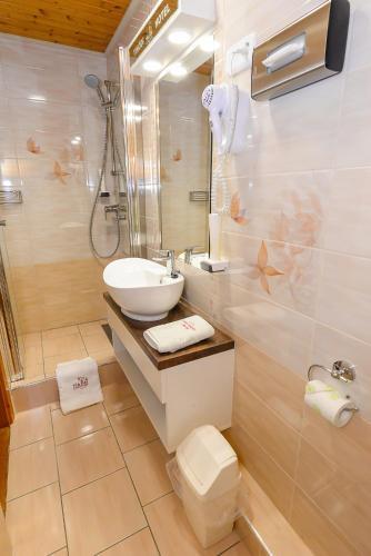 Tinodi Hotel Es Etterem