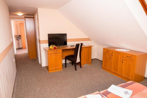Tinodi Hotel Es Etterem