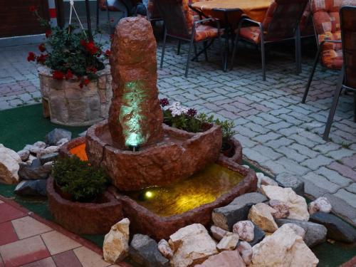 Tinodi Hotel Es Etterem