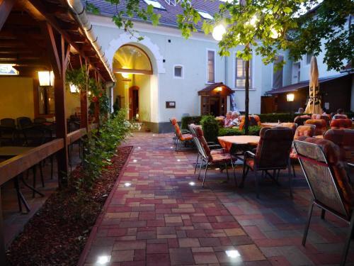Tinodi Hotel Es Etterem