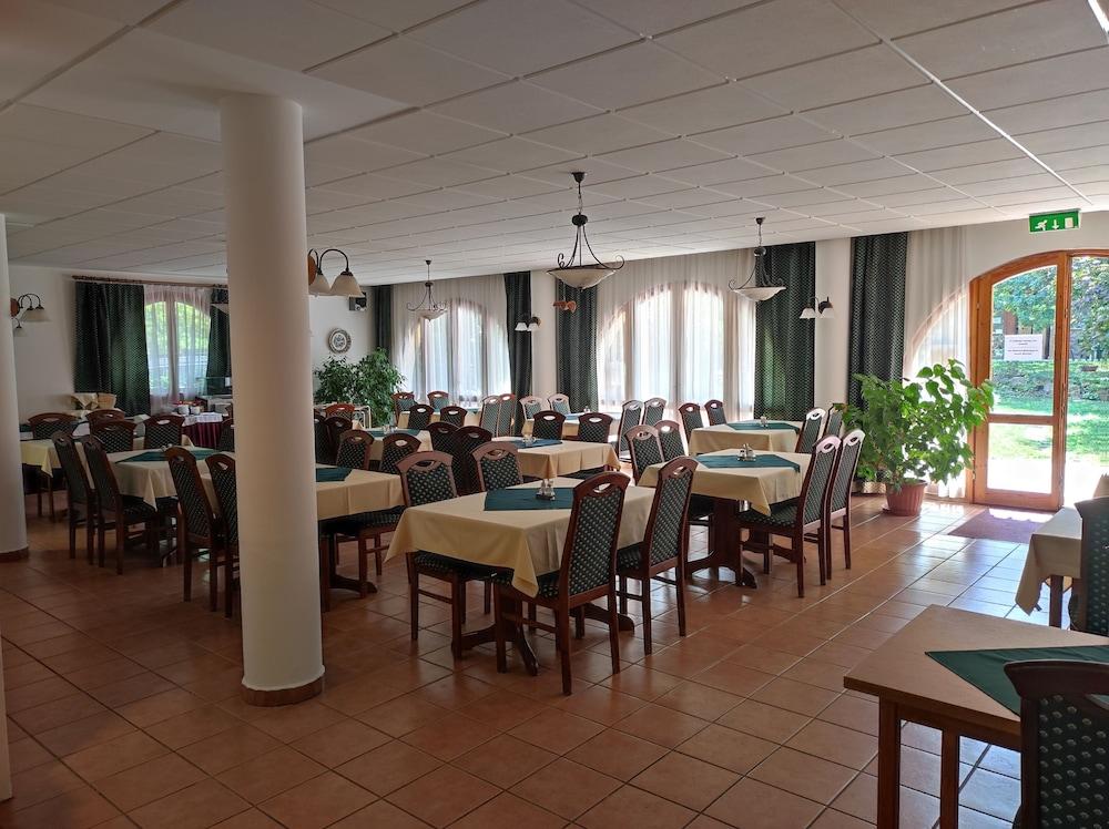 Agnes Hotel