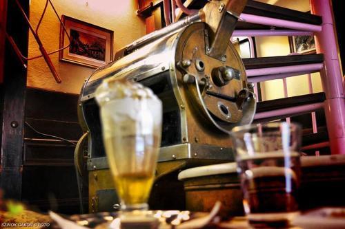 Aphrodite Apartments & Café