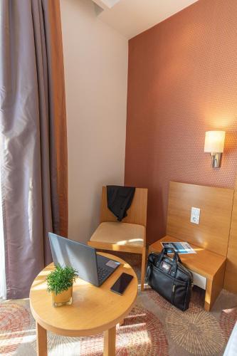 City Hotel