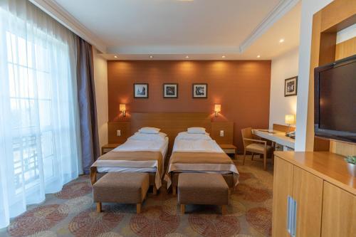 City Hotel