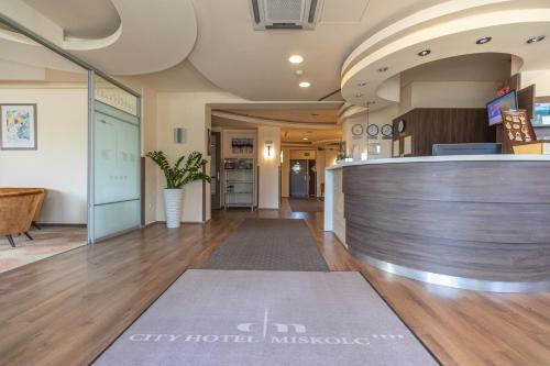 City Hotel