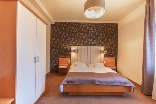City Hotel