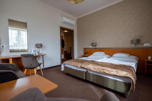 City Hotel