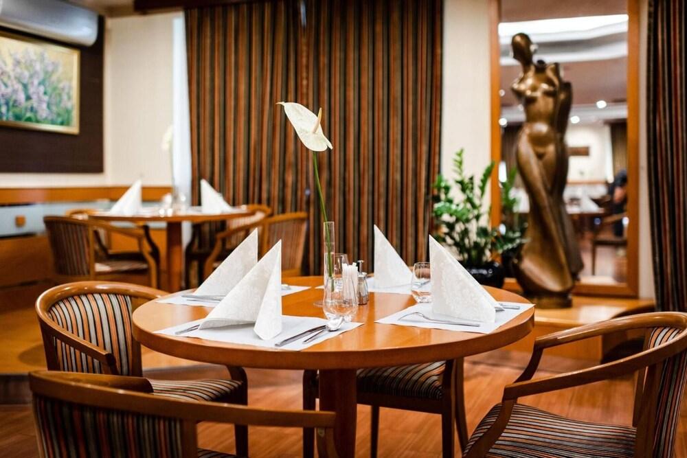 Hotel Kalvaria***