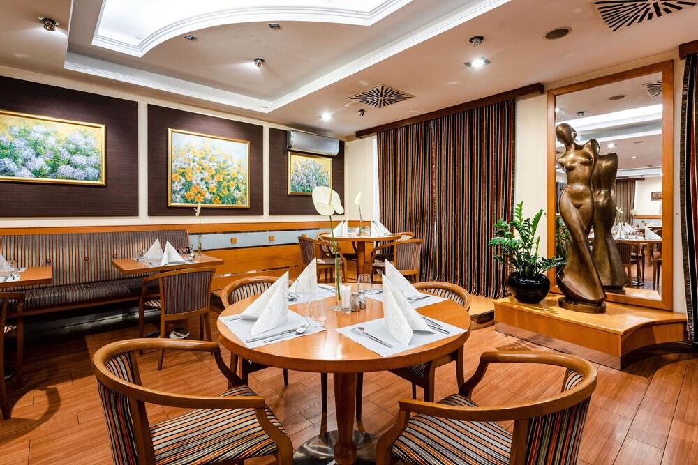 Hotel Kalvaria***