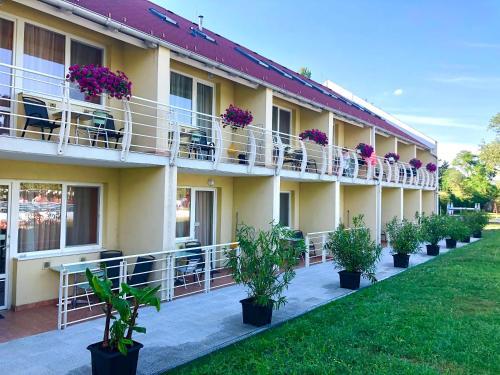 H‚t Vez‚r Apartmanhotel