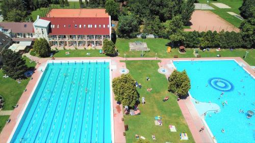 H‚t Vez‚r Apartmanhotel