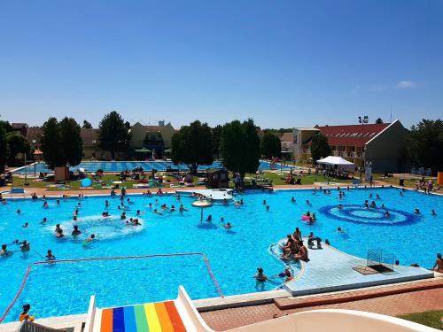 H‚t Vez‚r Apartmanhotel