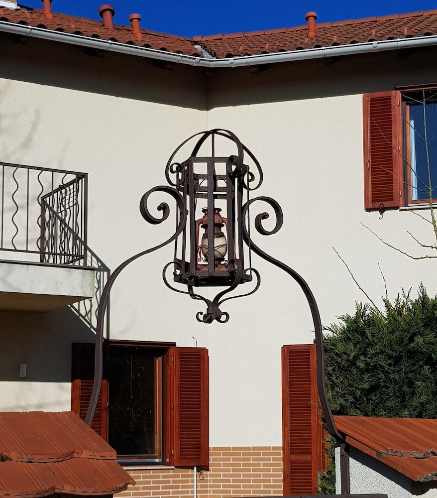 Hullam Villa
