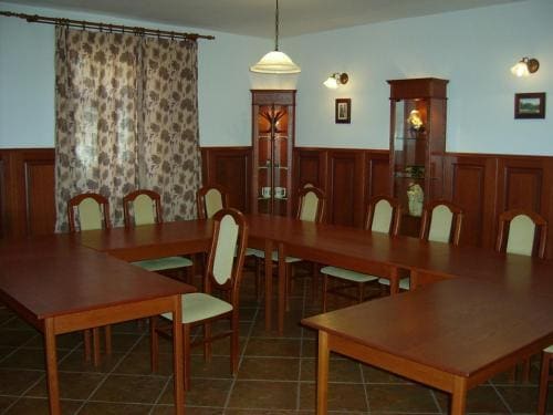 Diósgyori Castle Garden Bed and Breakfast und Restaurant