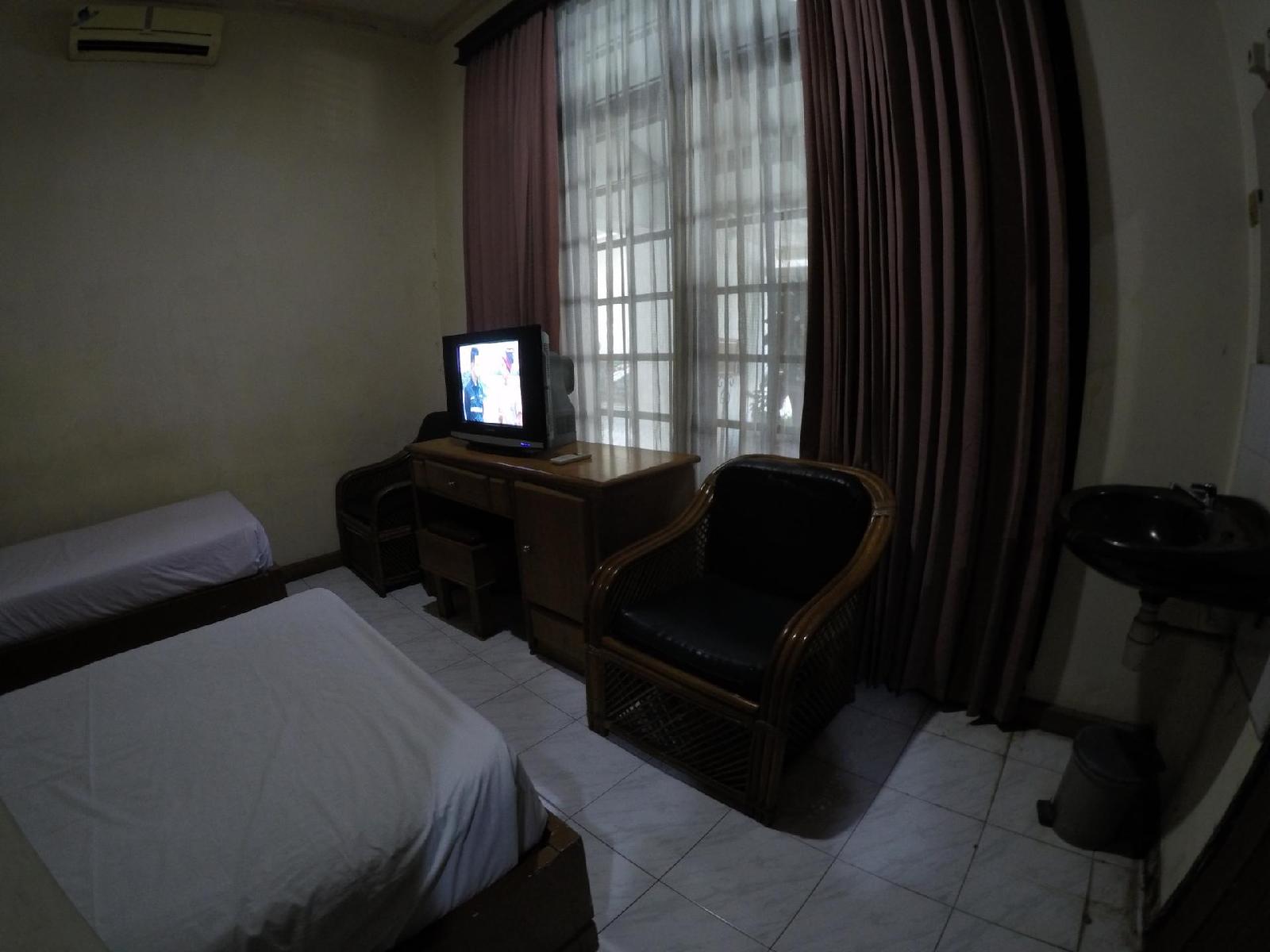 Crown Hotel