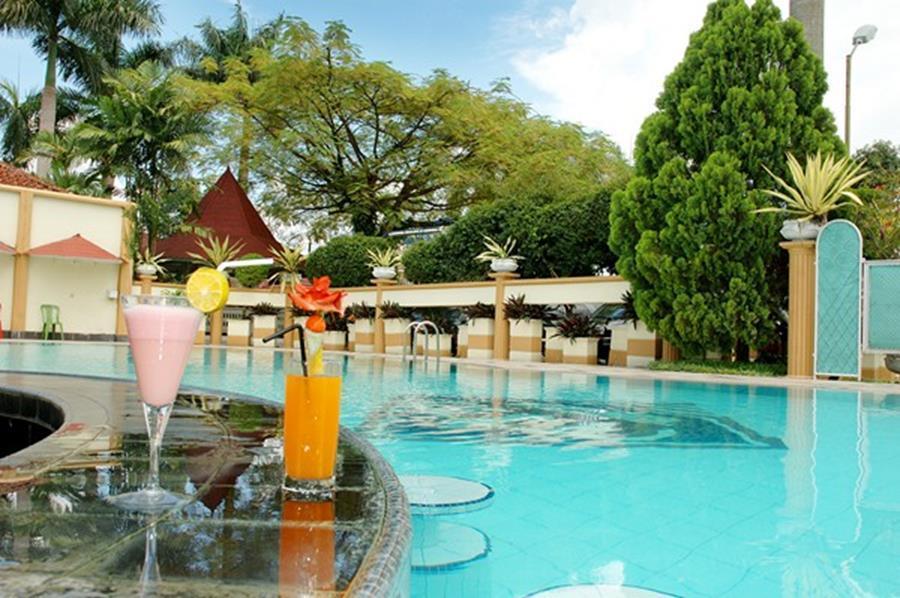 Crown Hotel