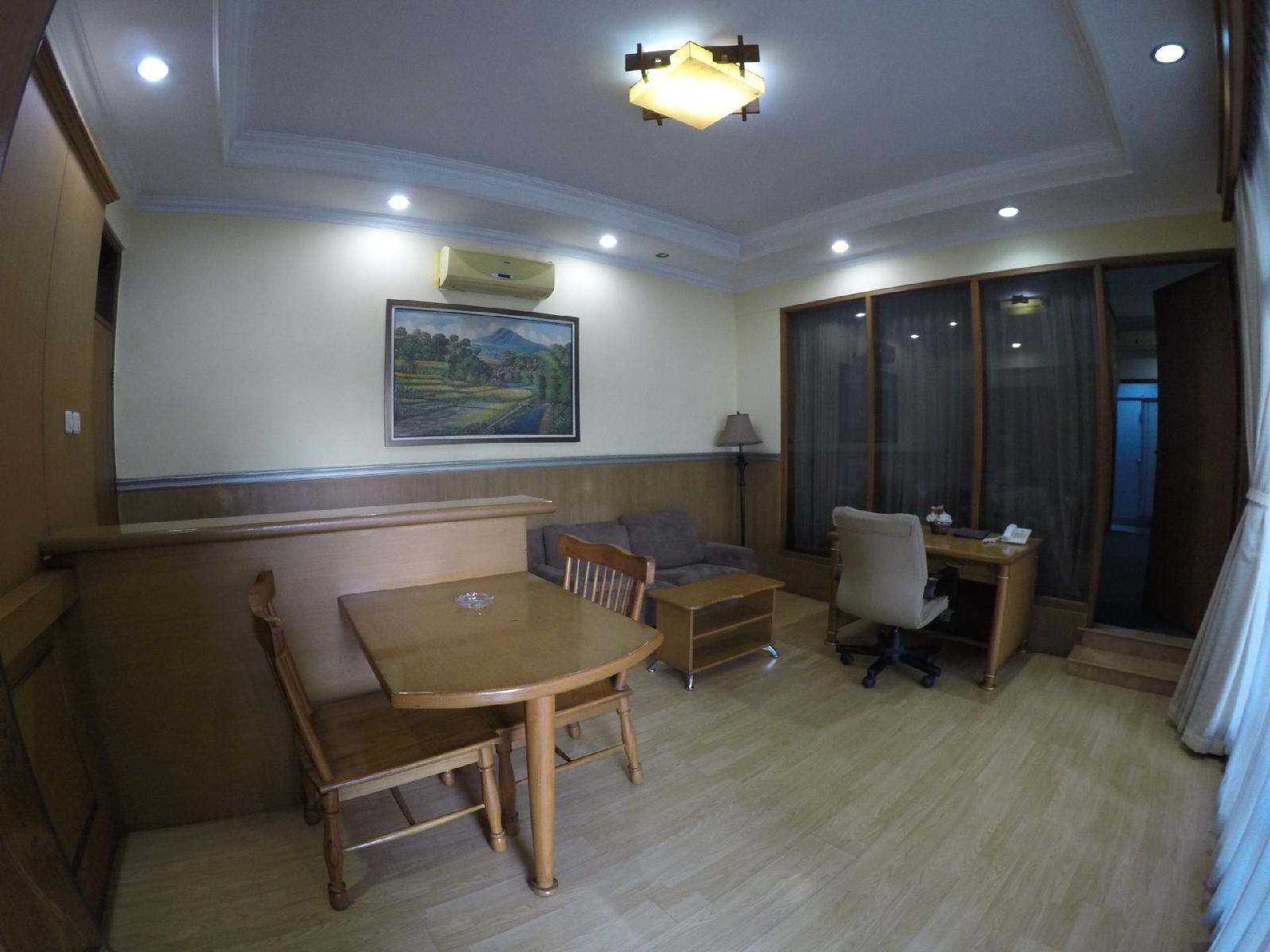 Crown Hotel