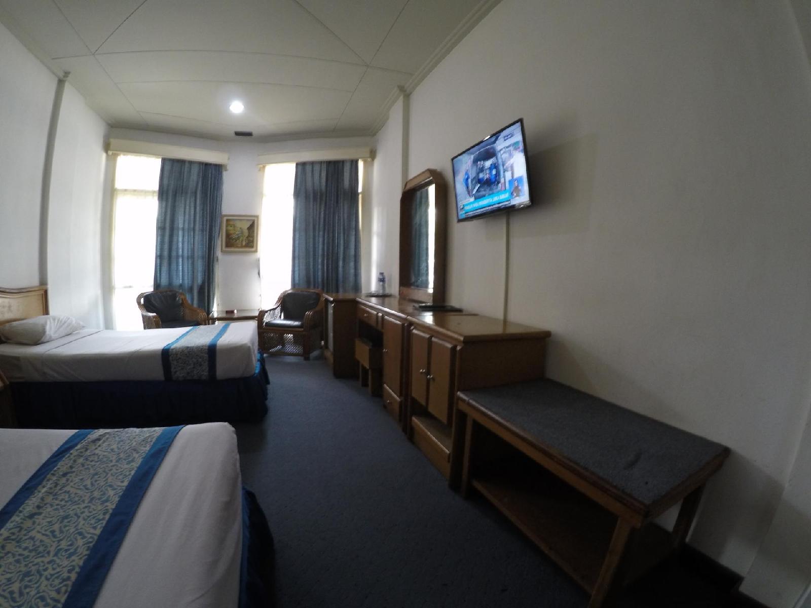 Crown Hotel