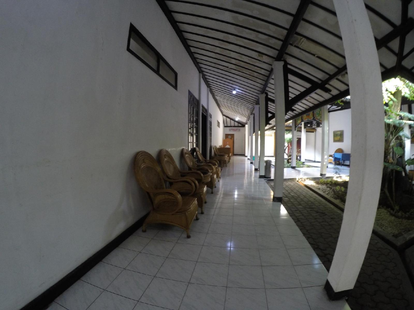 Crown Hotel