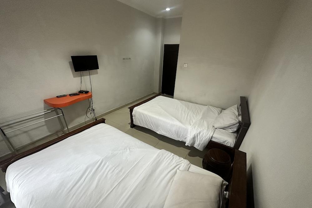 Hotel Warta Dua