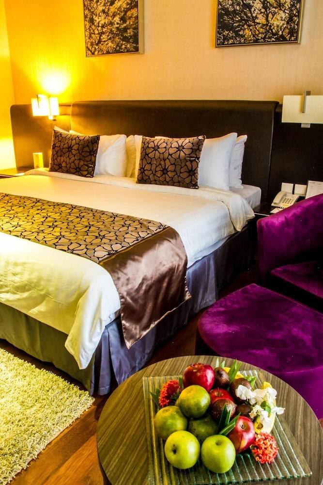 Estrella Hotel & Conference