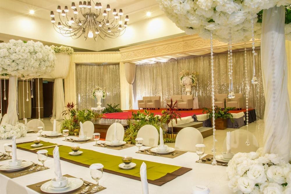 Estrella Hotel & Conference