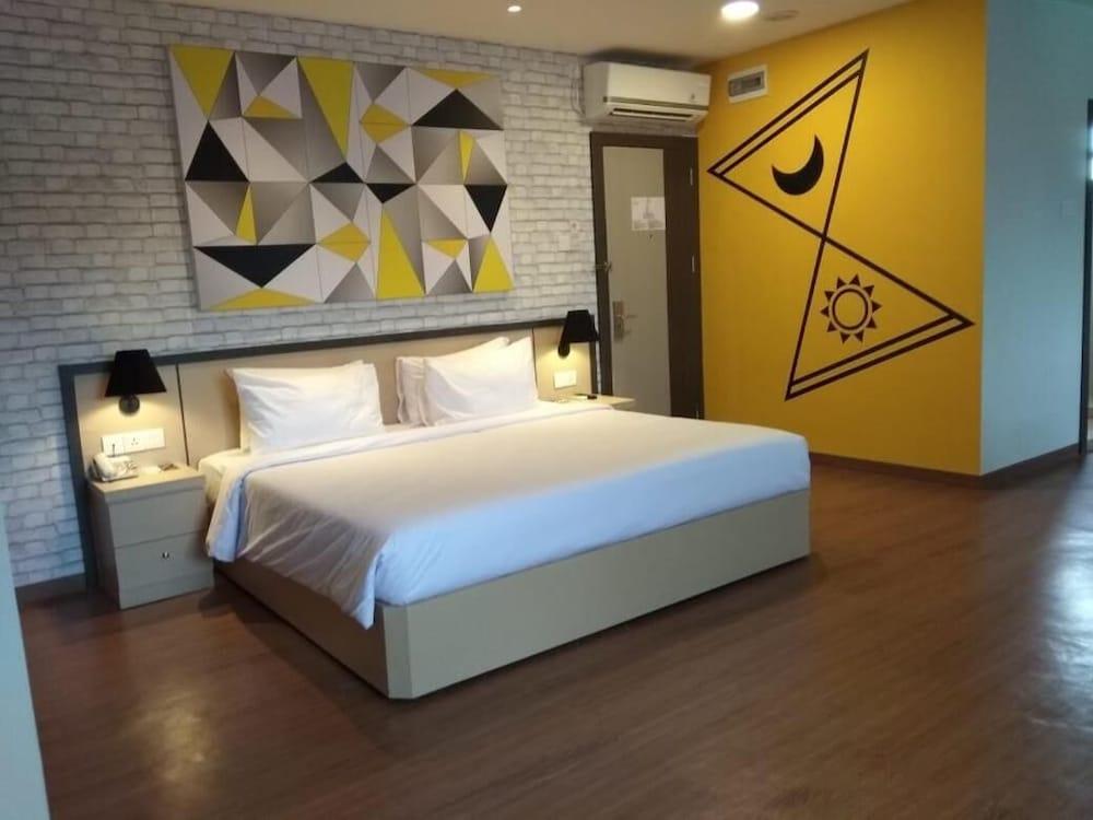 Nite & Day Laguna Bintan
