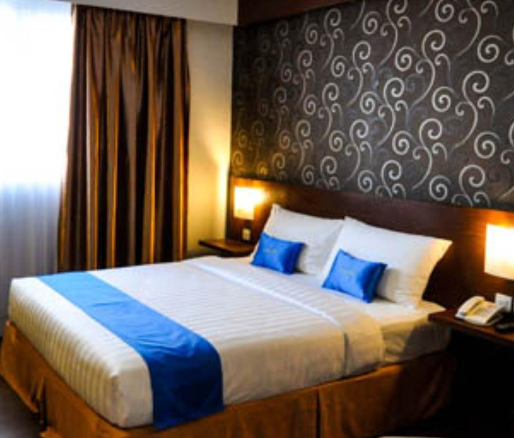 Zenith Hotel
