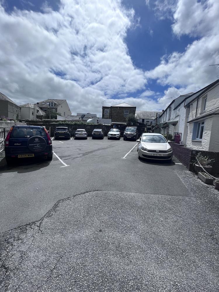 Molesworth Arms Hotel