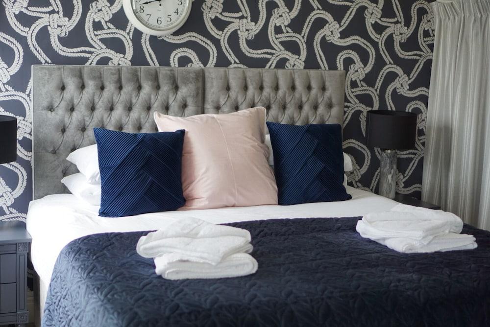 Molesworth Arms Hotel