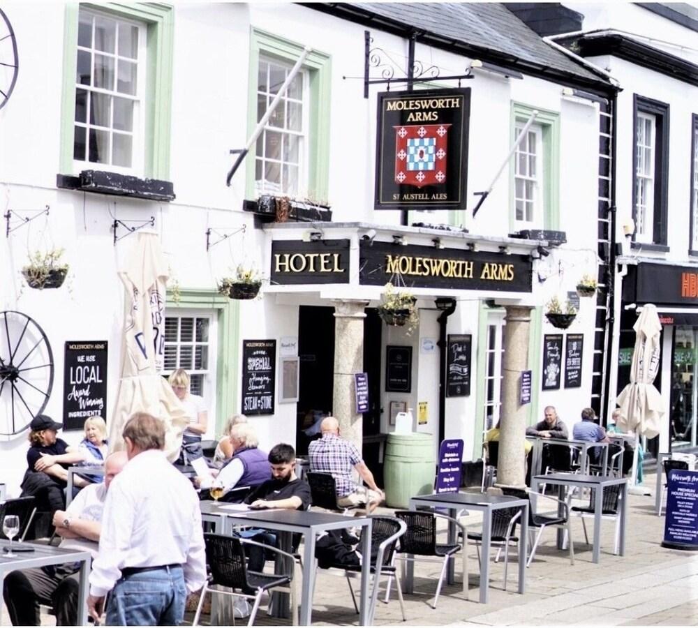 Molesworth Arms Hotel