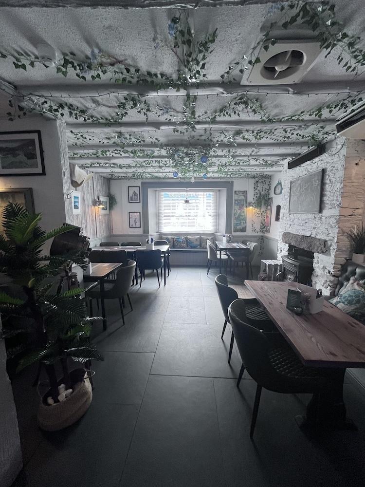 Molesworth Arms Hotel