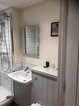 Molesworth Arms Hotel