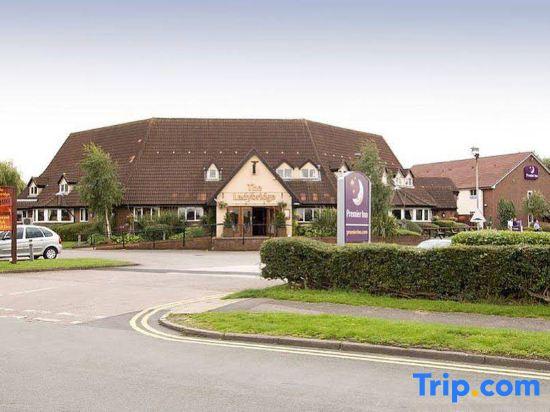 Premier Inn Tamworth Central