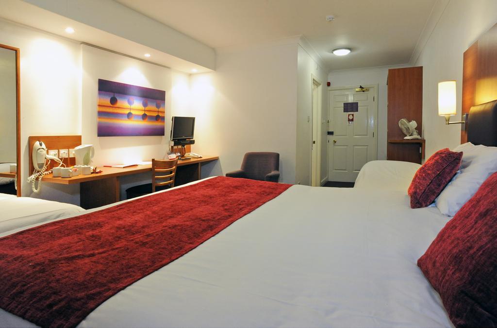 Cross Keys Inn Hotel