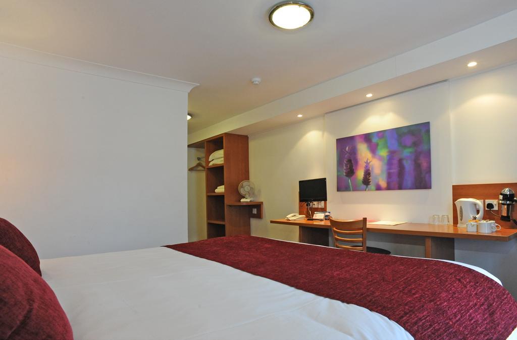 Cross Keys Inn Hotel