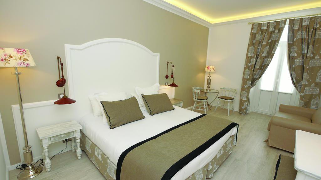 Royal Bon Repos