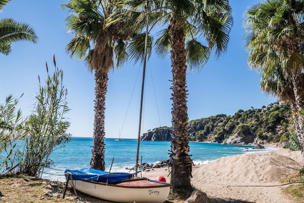 Sea Green Cala Llevado