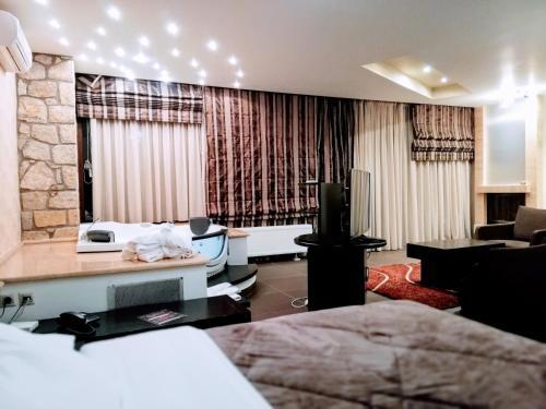 Nymfes Hotel